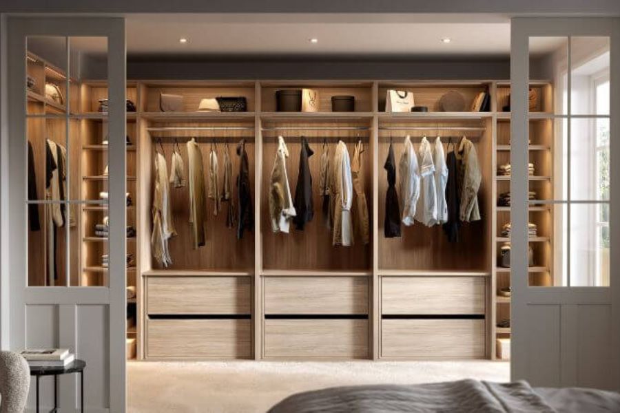 Single-Wall walk in wardrobe